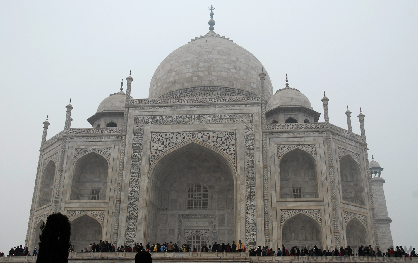 Taj Mahal [24 mm, 1/90 sec at f / 7.1, ISO 400]